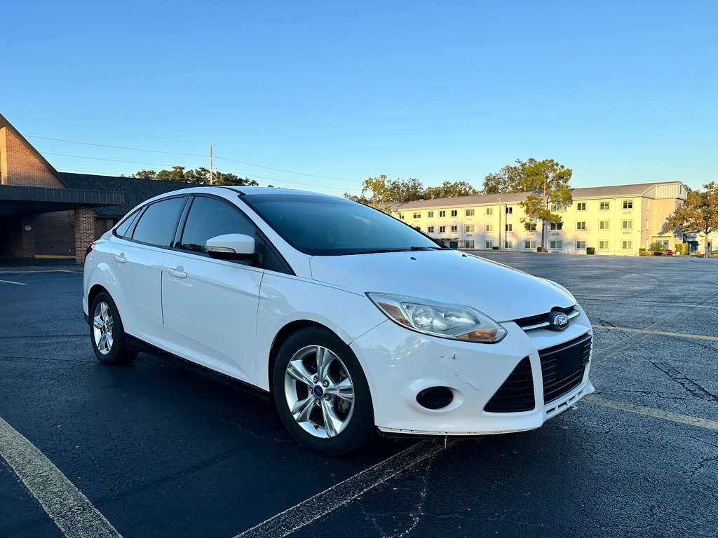 2014 Ford Focus SE's photo