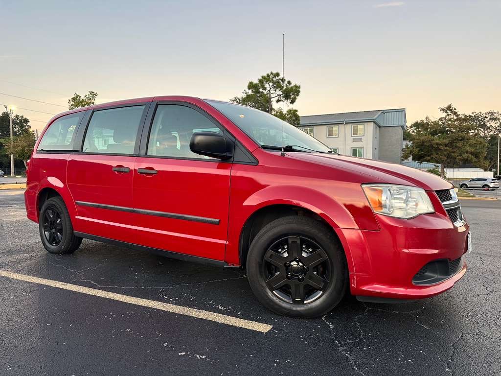 2013 Dodge Grand Caravan American Value Package's photo