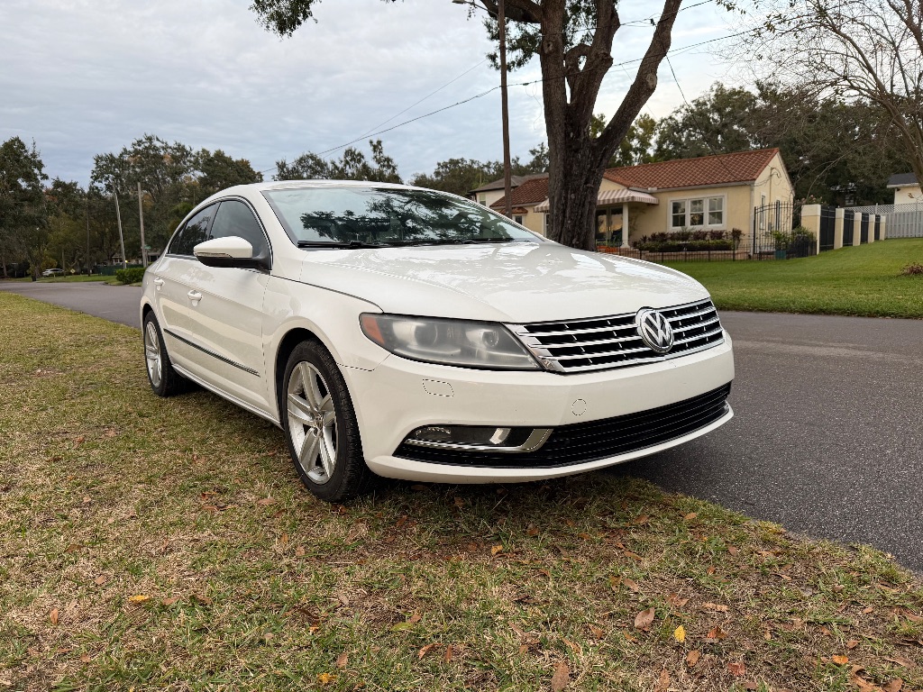 2013 Volkswagen CC R-Line's photo