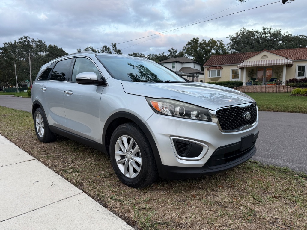 2018 Kia Sorento LX's photo
